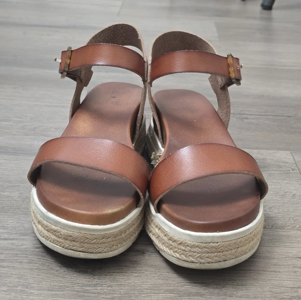 BKE Sandals Platform Strappy Comfy Fall Preppy Boho Womens Size 8.5
